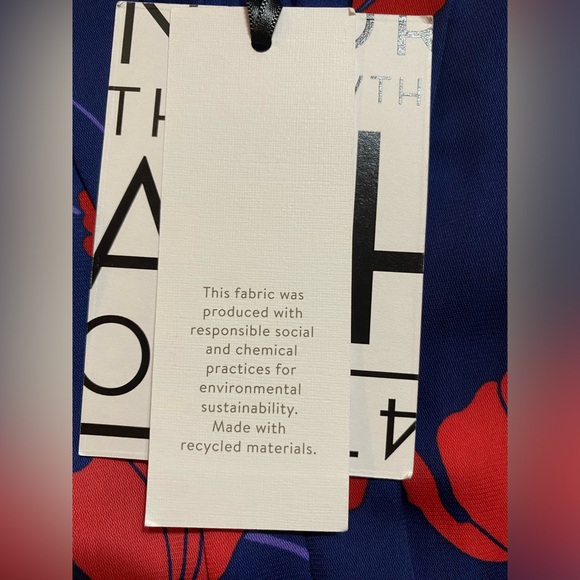 NWT 41 HAWTHORN SLEEVELESS RUFFLED NECK BLOUSE IN BLUE AND RED FLORAL - Picture 7 of 8